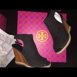 Brand new Tory BURCH suede wedges size 6.5